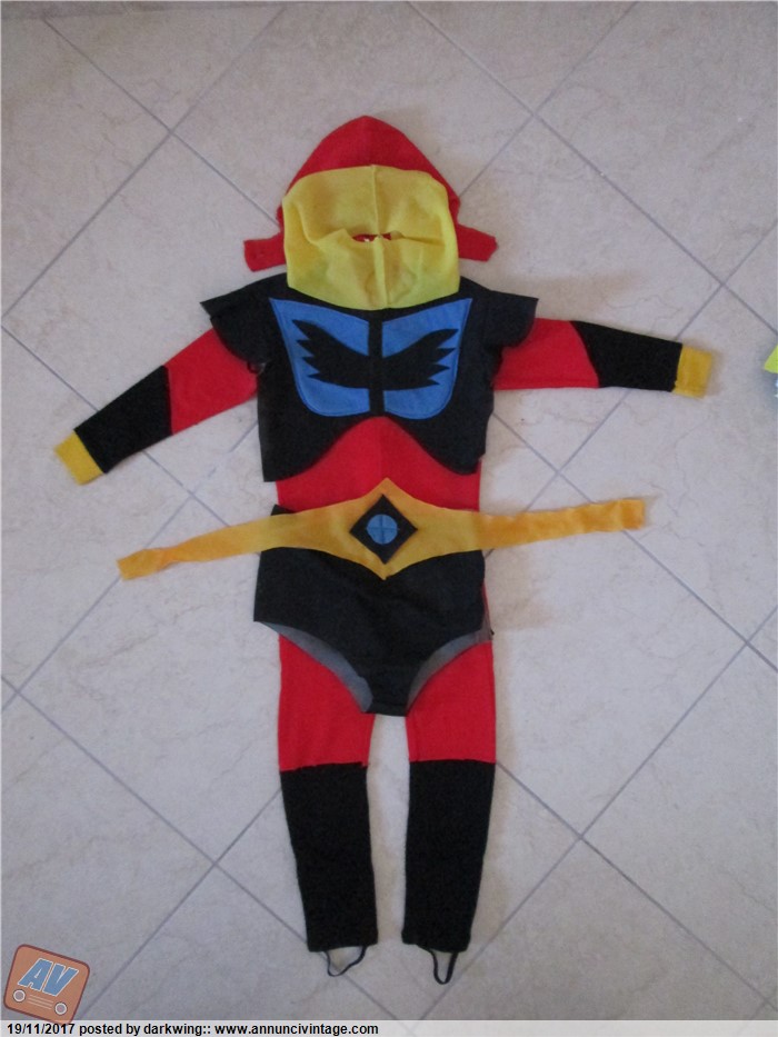Lotto Goldrake Atlas Ufo Robot Actarus vestiti costumi di carnevale  creazioni Casarini Carpi anni '70 | AnnunciVintage.com/mercatino